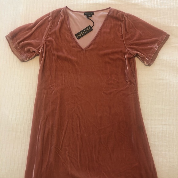 Willa Velvet Shift Dress - Picture 2 of 5